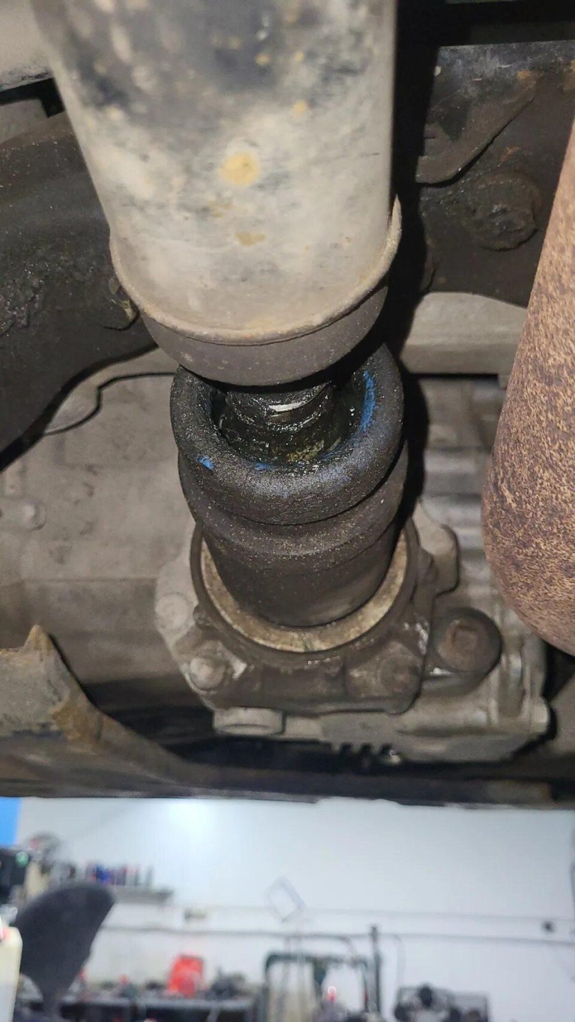 Пыльник карданного вала