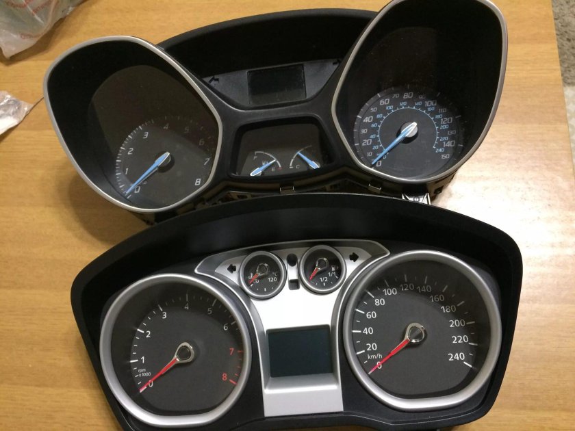 Ford Focus 2 Рестайлинг щиток приборов
