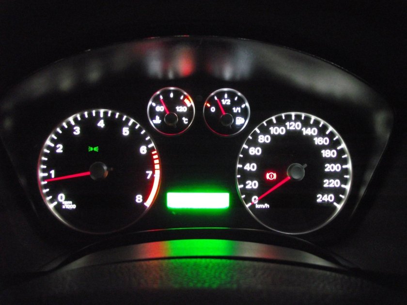 Ford Focus 2 2007 приборная панель