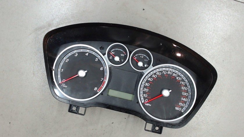 Ford Focus 2007 приборная панель