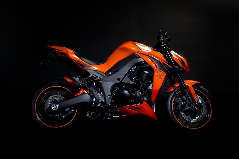 Спортбайк Кавасаки оранжевый