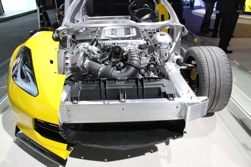 Chevrolet Corvette двигатель