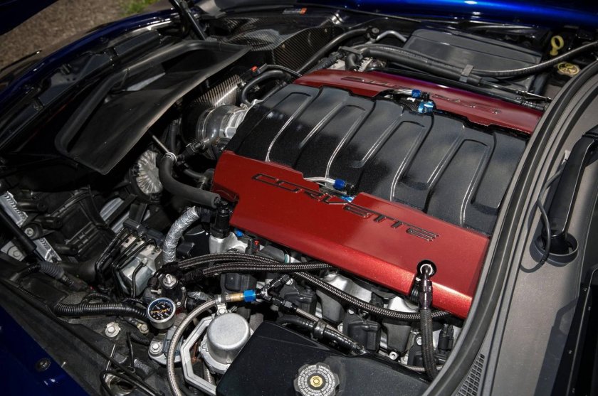 Chevrolet Corvette c7 под капотом