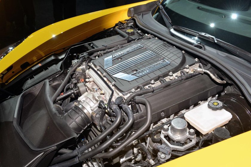 Chevrolet Corvette c7 zr1 engine