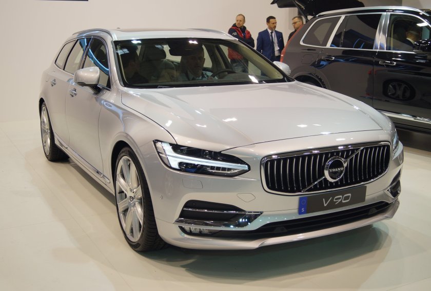Volvo v90 t6 AWD in ion