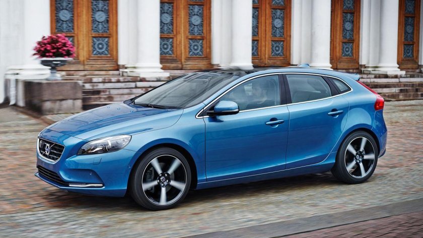 Volvo v40