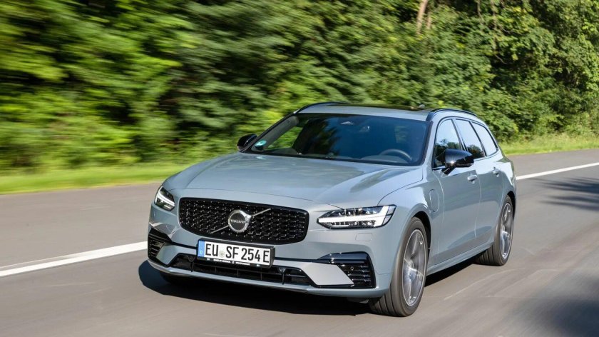 Серебристый Вольво