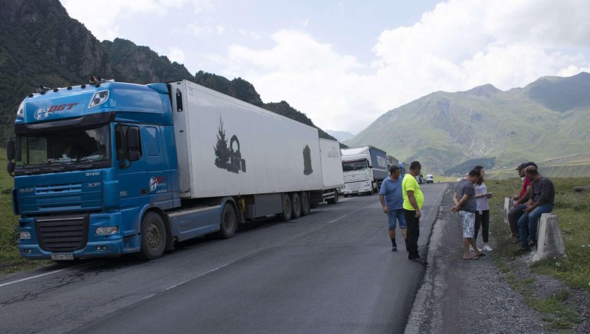 Верхний Ларс армянские фуры