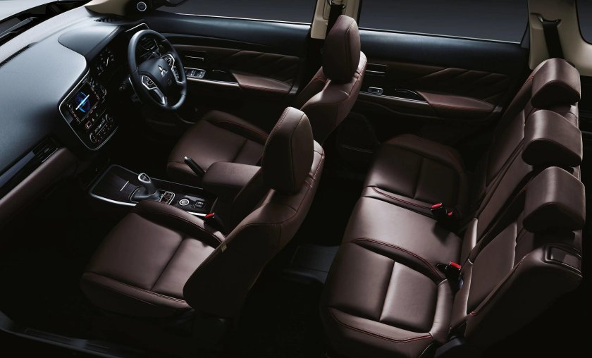 Мицубиси Аутлендер 2015 салон