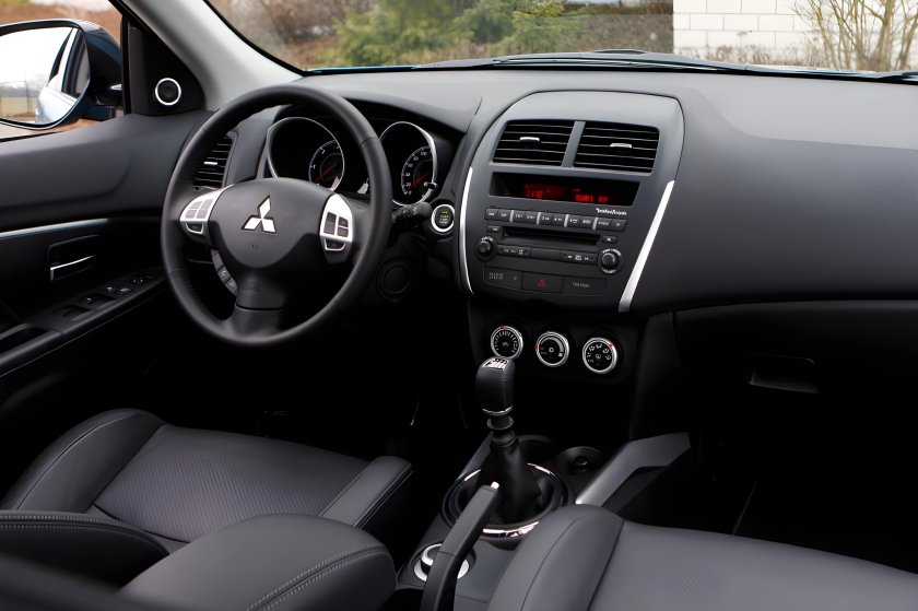 Mitsubishi ASX 2012 салон