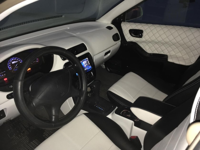 Митсубиси Галант 2002 салон