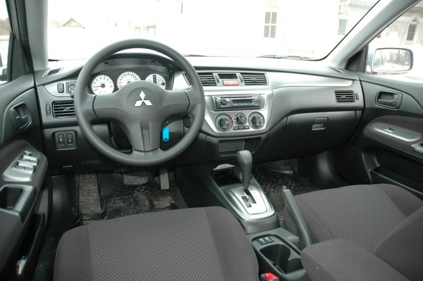 Лансер 9 2007 салон