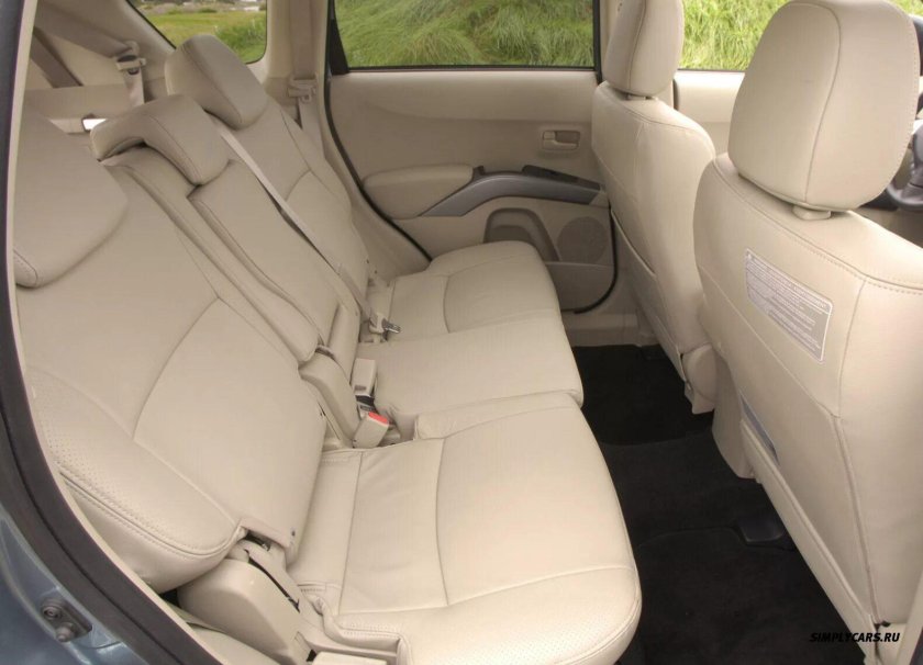 Мицубиси Аутлендер 2007 салон