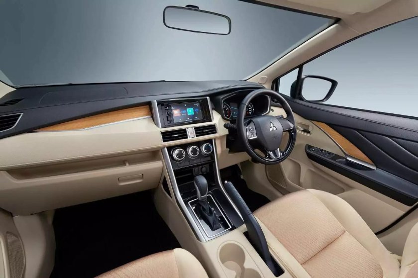 Mitsubishi xpander cross