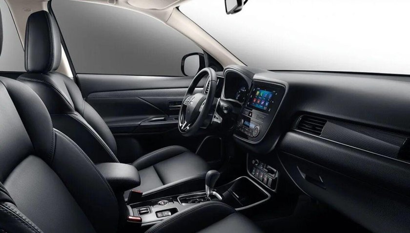 Митсубиси Аутлендер 2020 салон