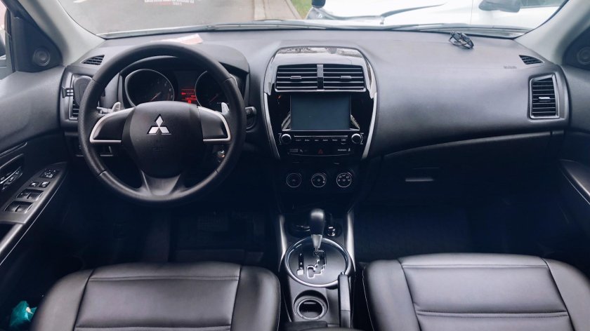 Mitsubishi ASX 2012 салон