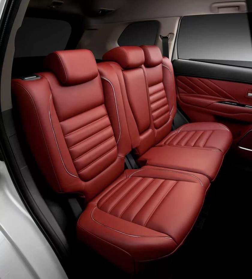 Outlander PHEV салон