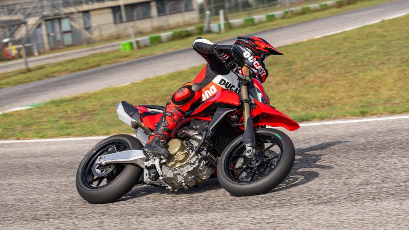 Hypermotard 939 sp