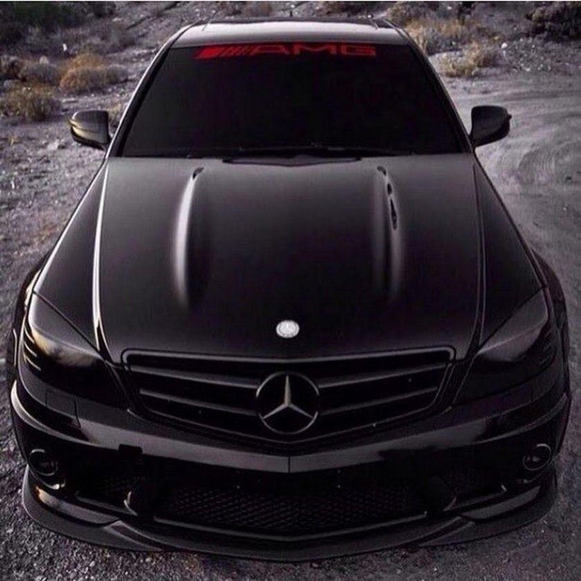 Мерседес с 63 АМГ черный