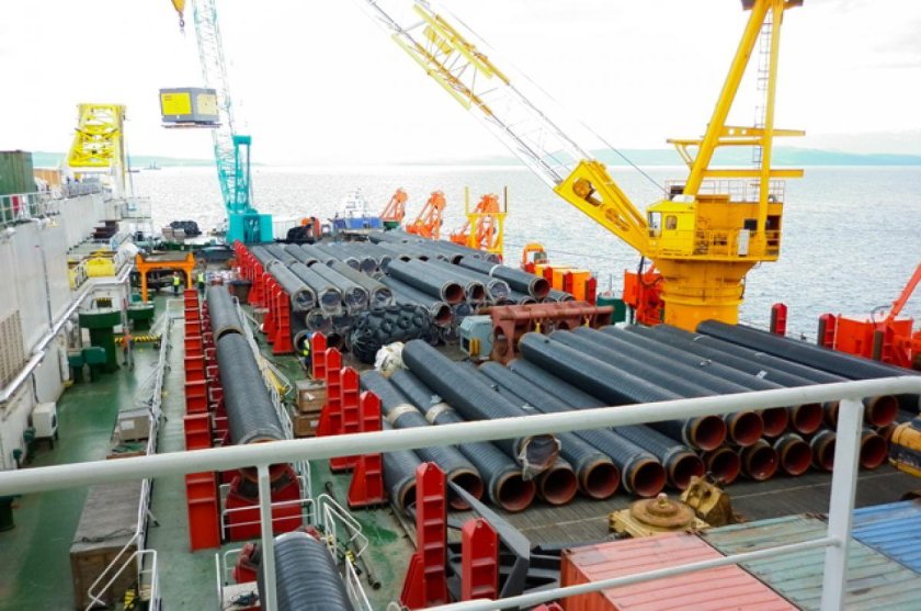 Баржа для прокладки трубопровода