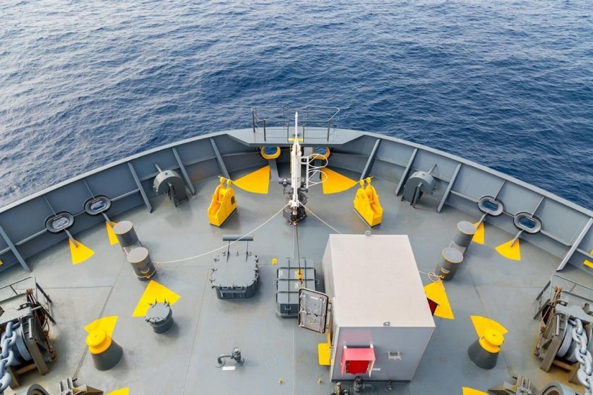 Покраска палубы судна