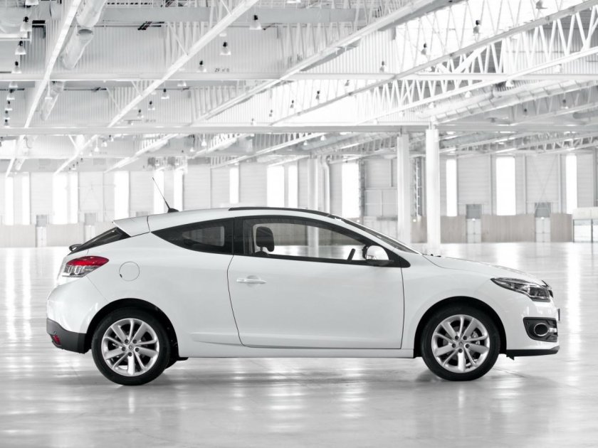 Рено Меган 2014 хэтчбек