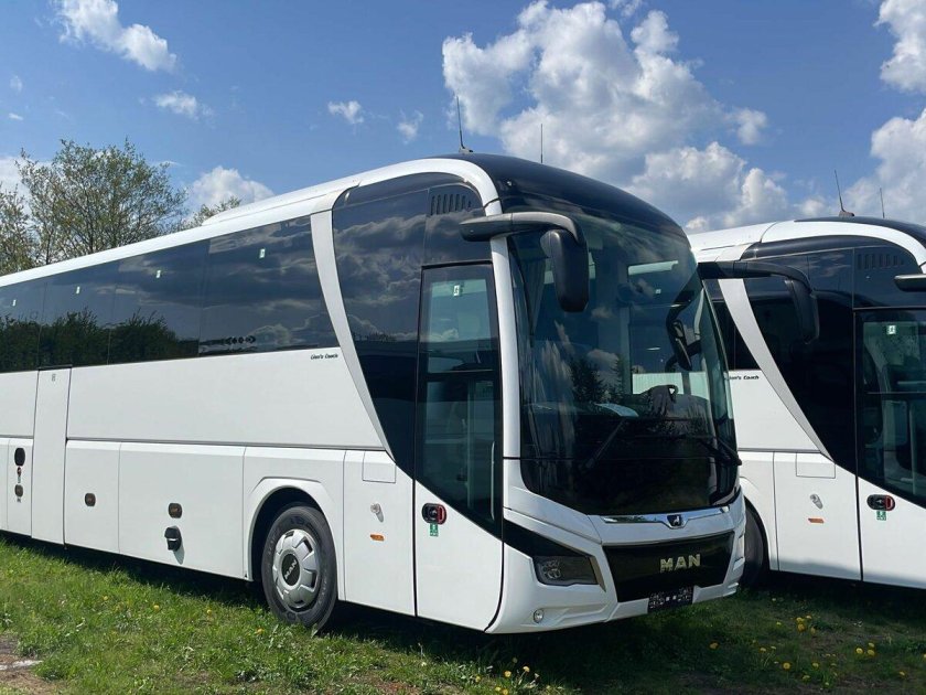 Автобус mercedes benz tourismo