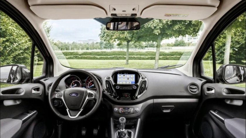 Ford Tourneo Courier, 2017