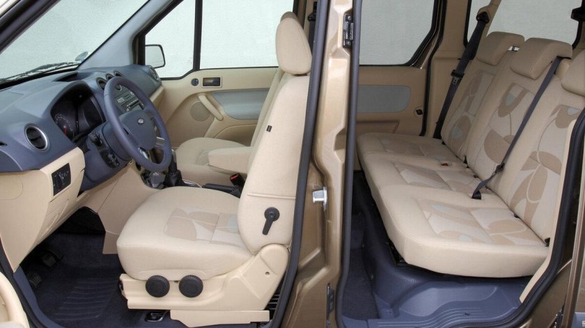 Ford Tourneo connect 1