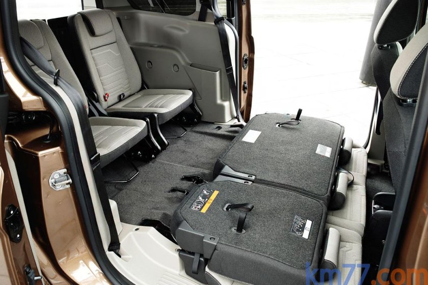 Ford Grand Tourneo connect 2013