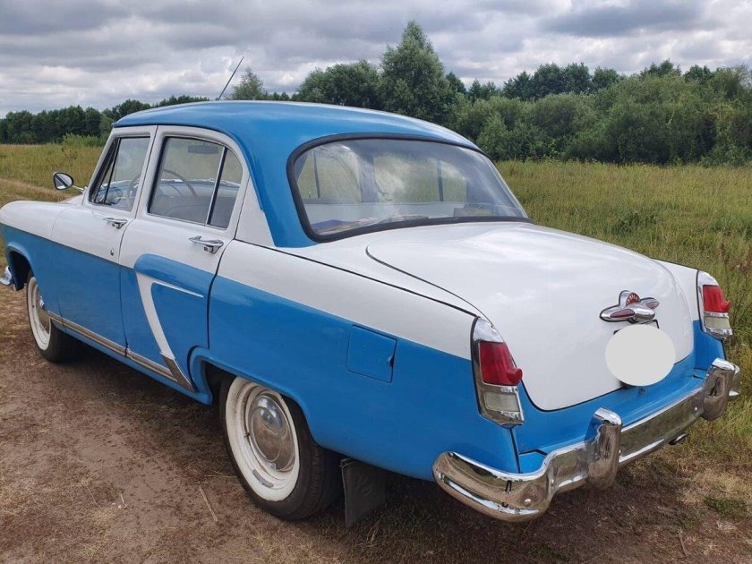 Бело-голубая волга газ 21