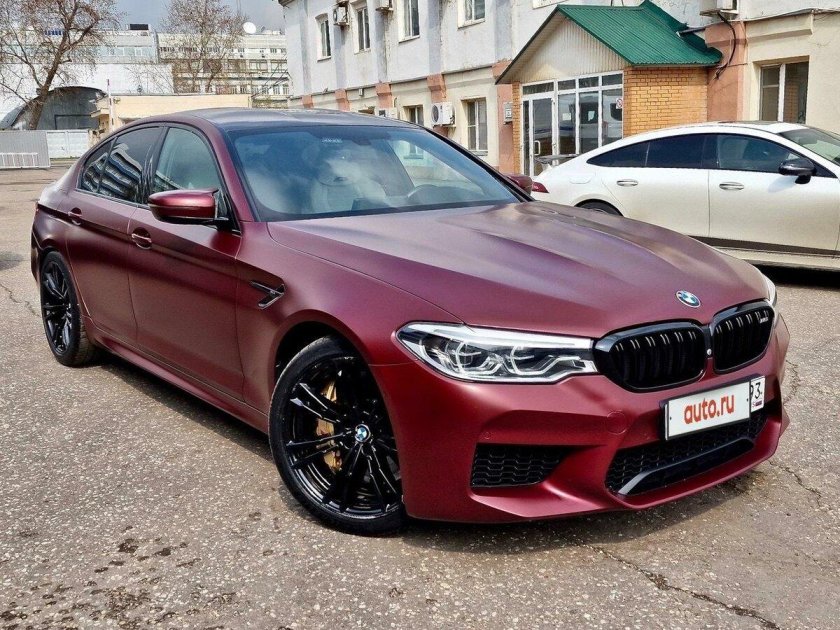 BMW 5 Red g30