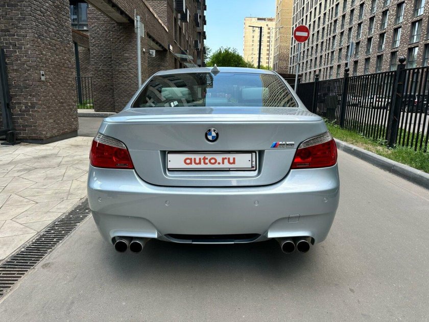 Серая бмв м 5