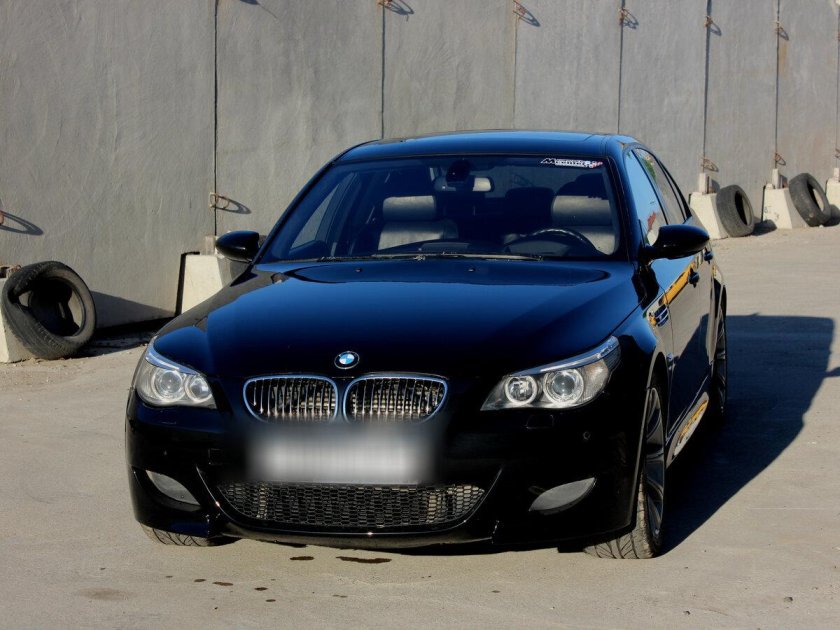 Бмв 5 черная 2005