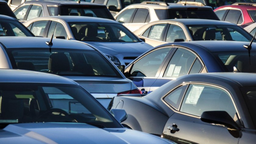 Машины в ряд