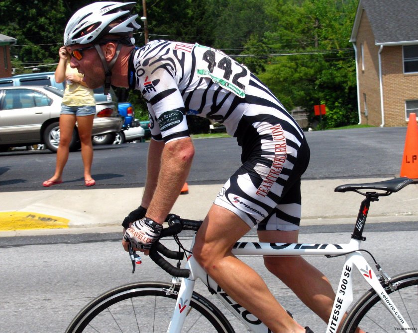 Джеймс Мур велосипедист