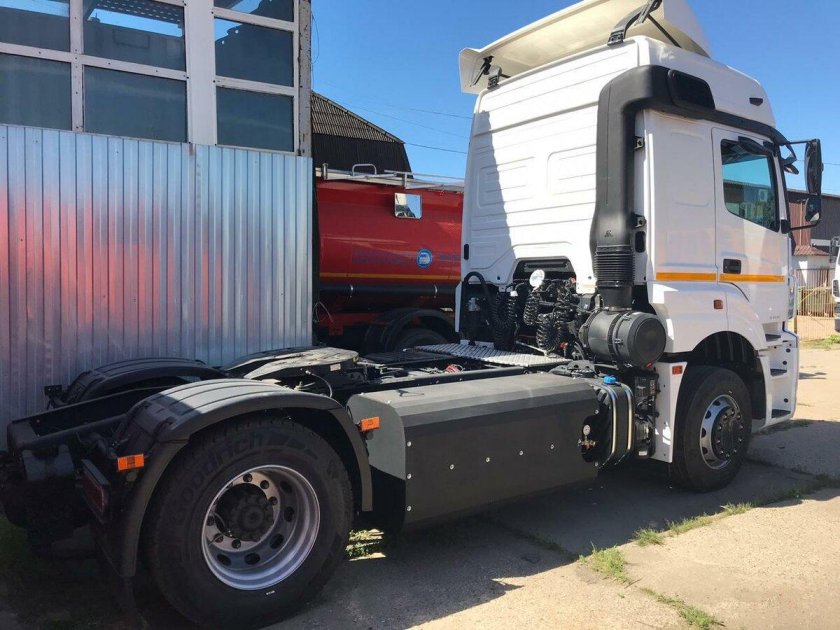 Седельный тягач КАМАЗ 5490-892-DC