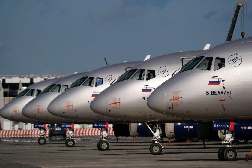 Суперджет 100 самолет