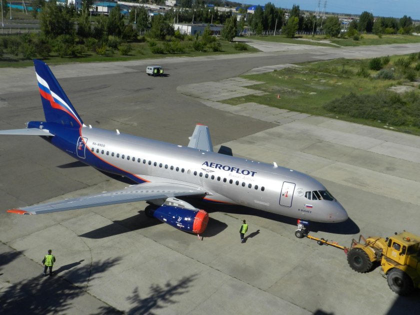 Самолет Sukhoi Superjet 100 Аэрофлот