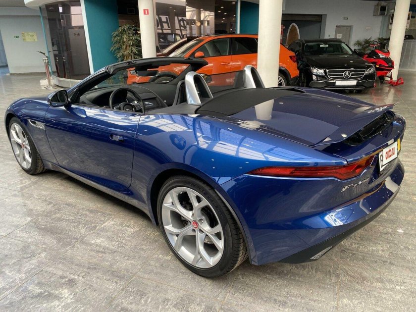 Синий ягуар