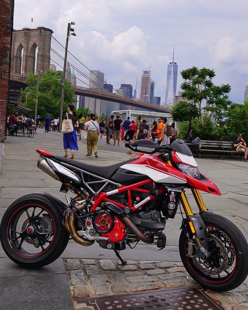 Ducati Hypermotard 950