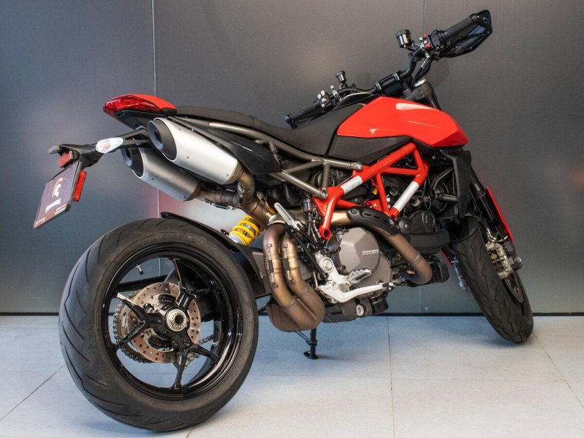 Мотоцикл Дукати монстр