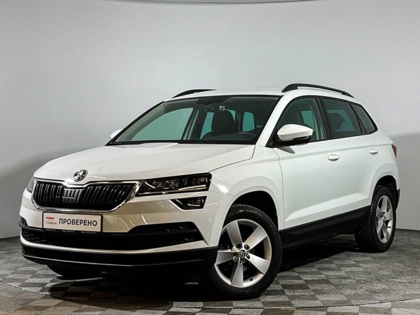 Skoda Karoq 2021 белый