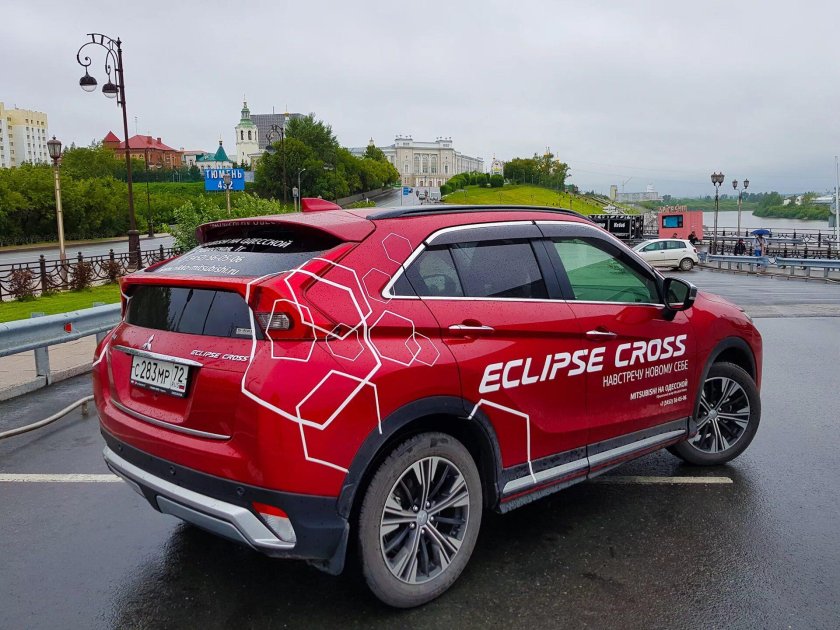Мицубиси Эклипс кросс