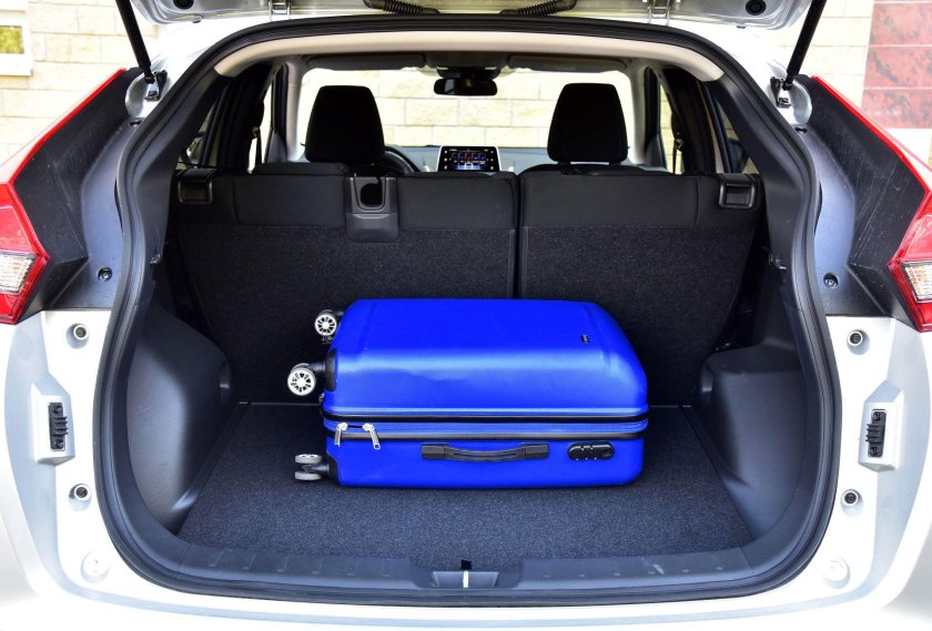 Mitsubishi Eclipse багажник