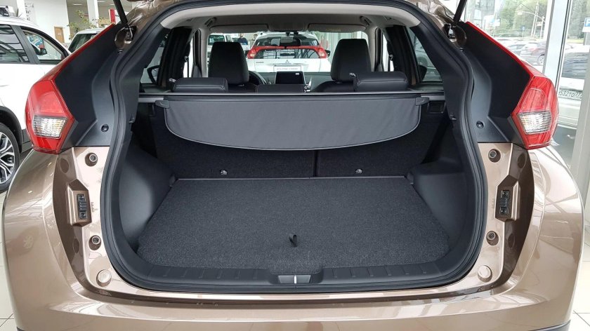 Mitsubishi Eclipse Cross 2018 багажник