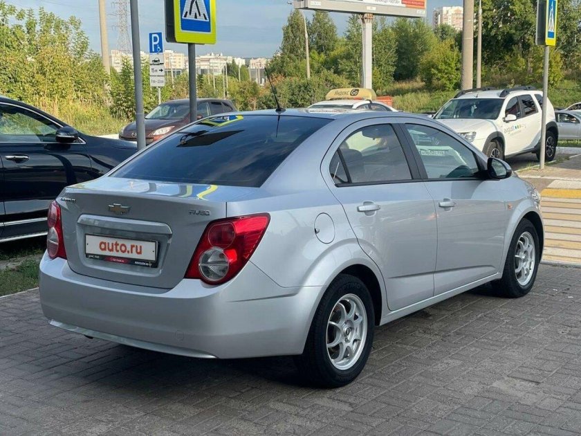 Chevrolet Aveo 2012 зад