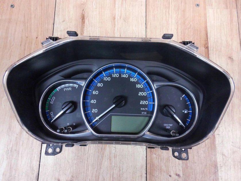 Приборная панель тойота