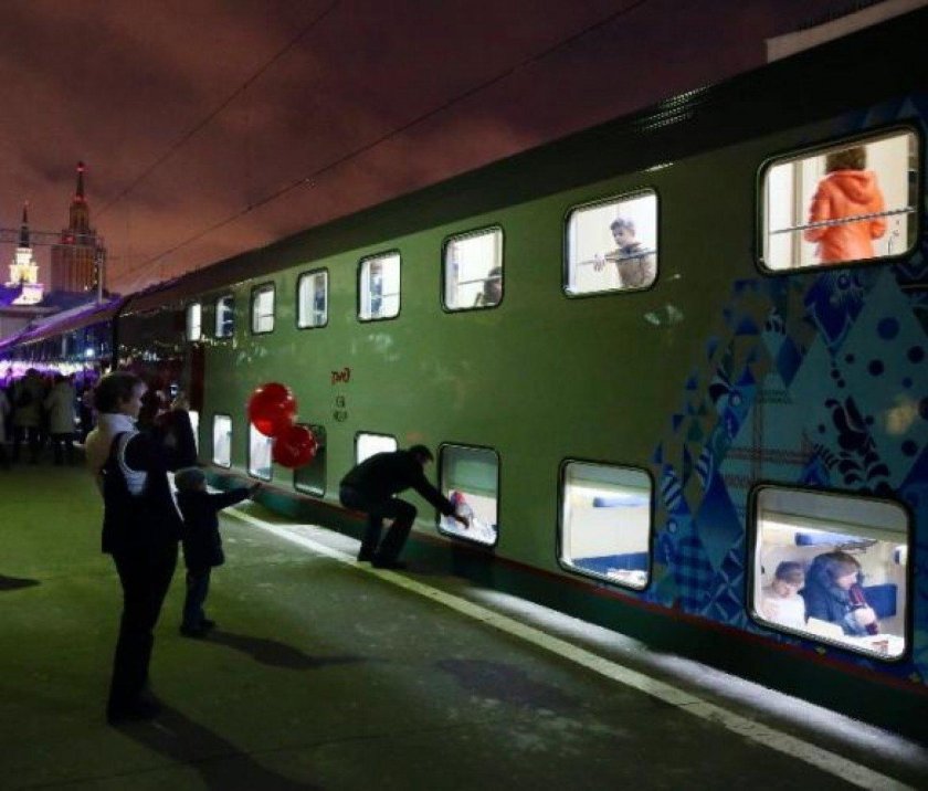 РЖД 104в Адлер Москва двухэтажный