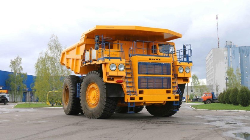 БЕЛАЗ 180 тонн